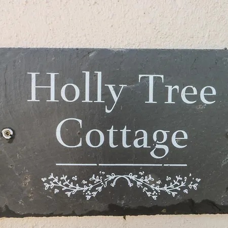 Holly Tree * נורת'אלרטון